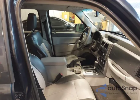 2008 Jeep Liberty Limited Edition из США, поврежденный, VIN 1J8GN58K08W147357